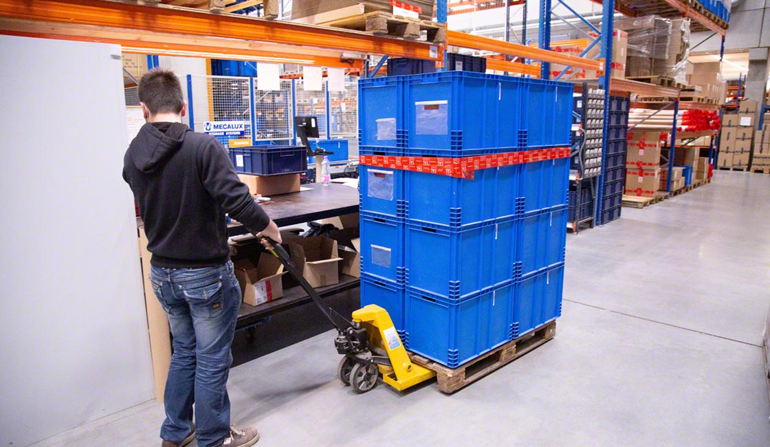 The Benefits of Using Warehouse Services for Your Business