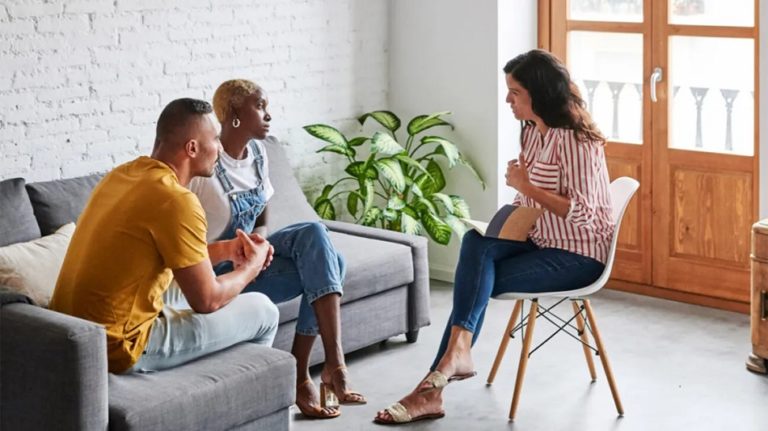 토닥이 스튜디오 : A Guide to Professional Therapy Services for Women