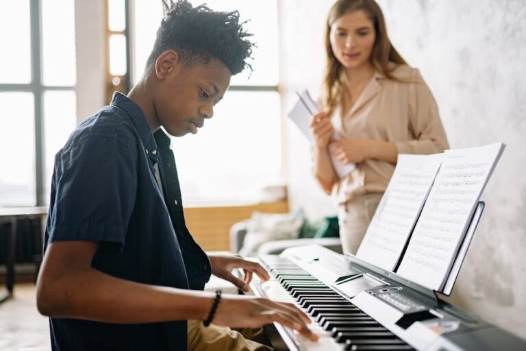 Mastering the Fundamentals: A Guide to Choosing the Best Piano Course